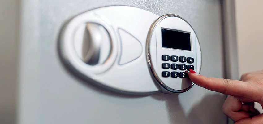 Jewelry Safe Cracking in Alta Sierra, California